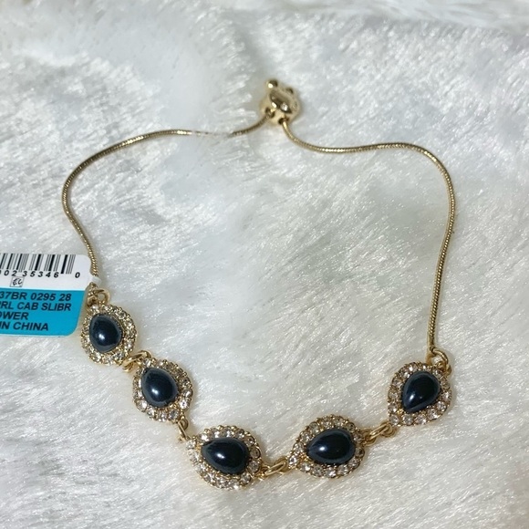 Gold pave and imitation pearl pear shaped halo slider bracelet - Picture 2 of 9